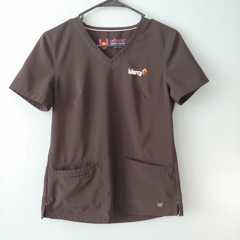 Mercy Urbane Women's Scrub Top size XS